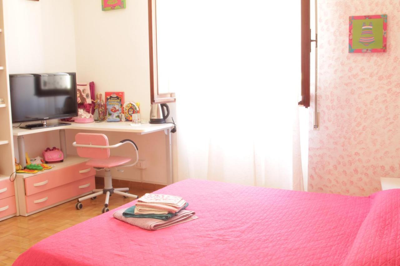 Villa Chiara Affitta Camere การ์รารา ภายนอก รูปภาพ