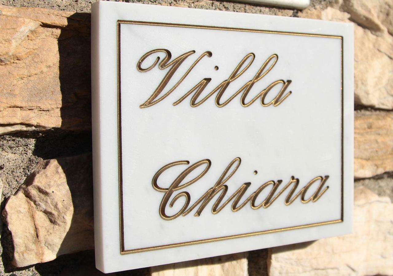 Villa Chiara Affitta Camere การ์รารา ภายนอก รูปภาพ